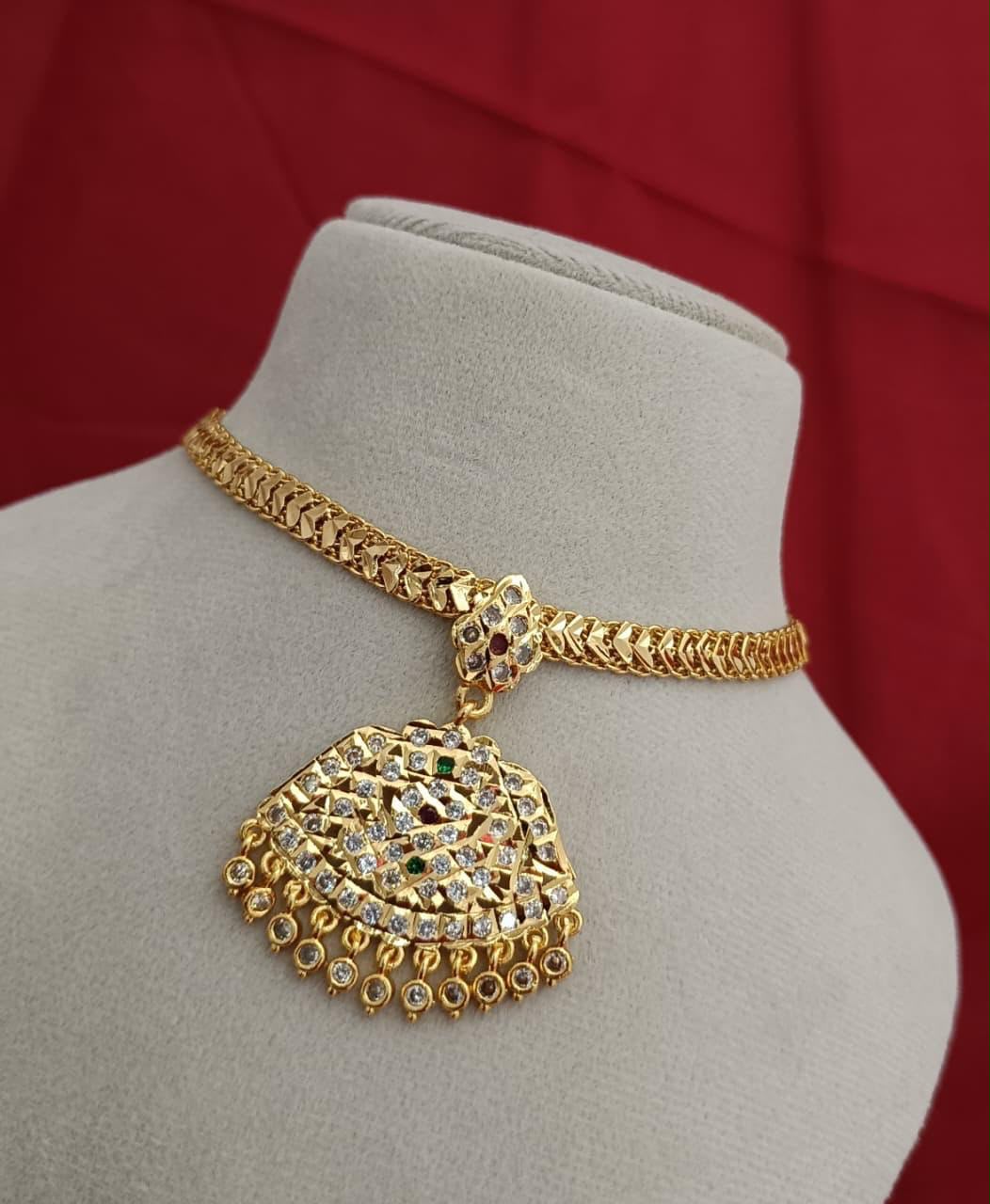 Gold pendant choker necklace set